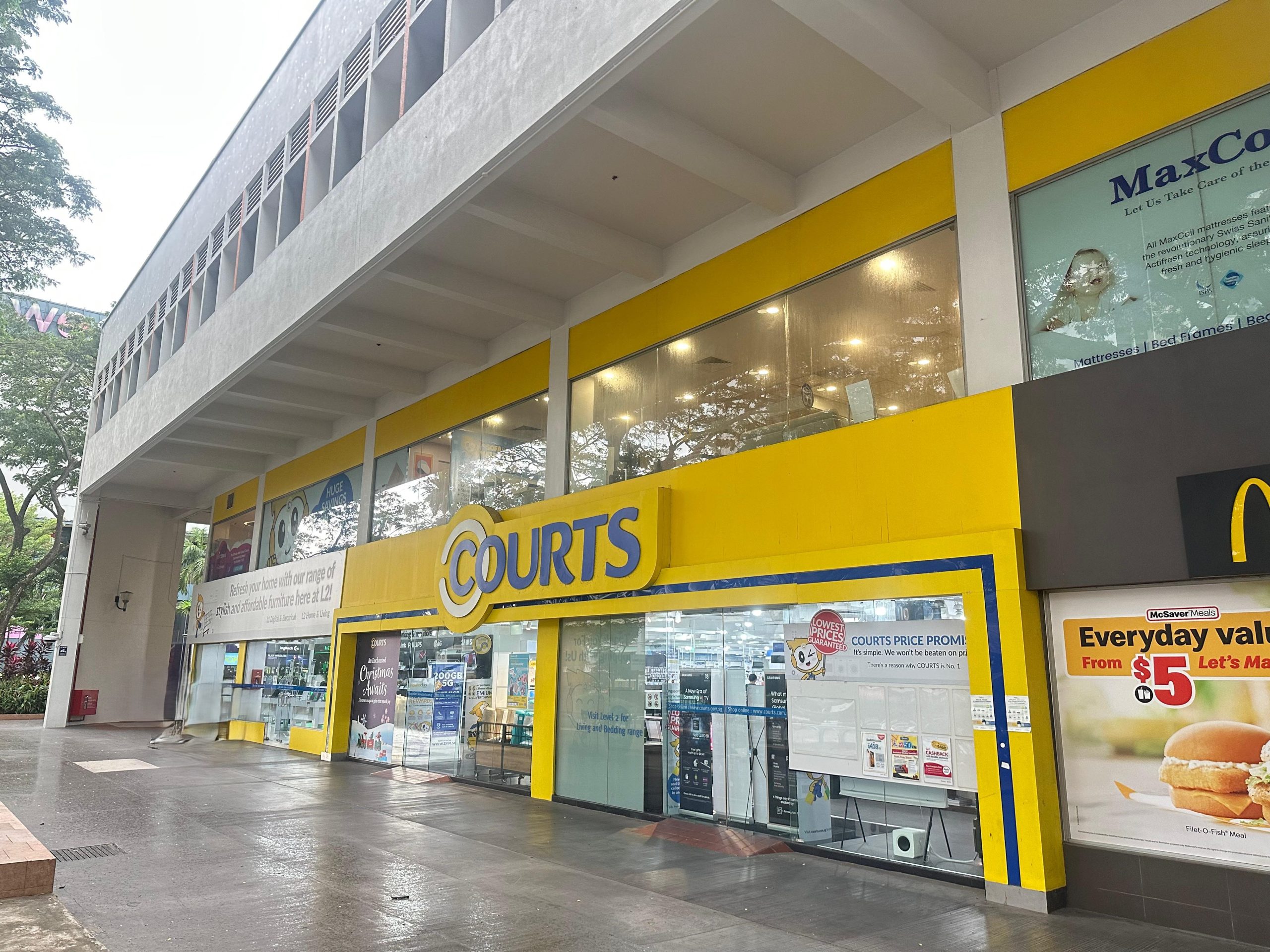 COURTS Singapore (CLEMENTI)