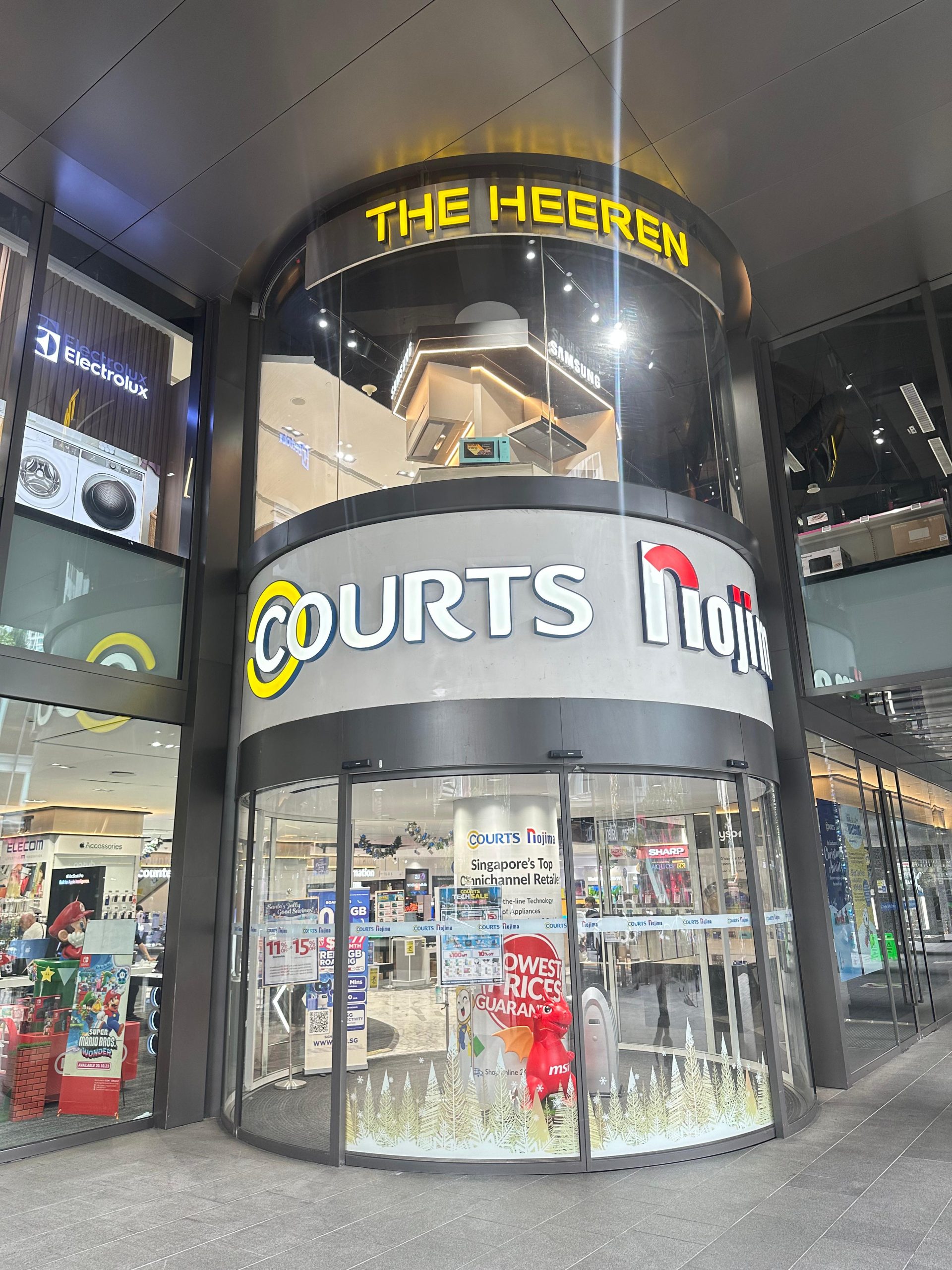 COURTS Singapore (HEEREN)