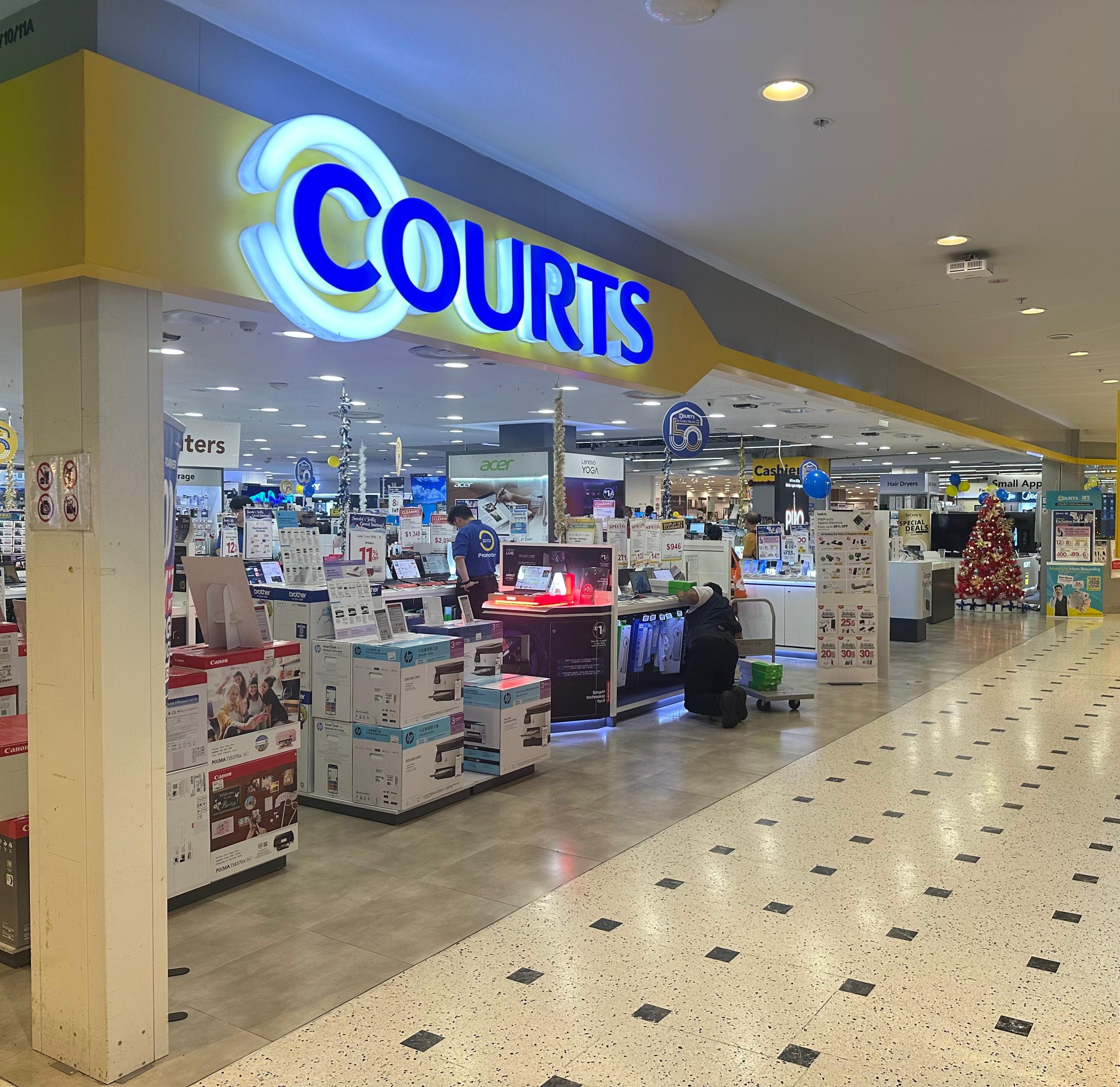 COURTS Singapore (Jurong Point)
