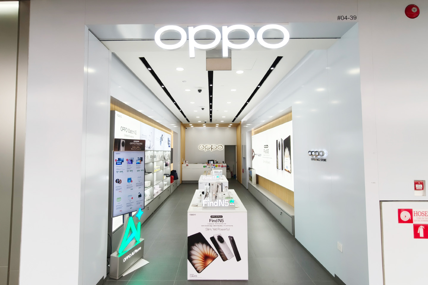 OPPO JEM Mall Concept Store
